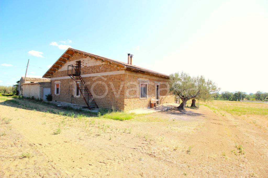casa indipendente in vendita a Catignano