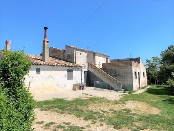 casa indipendente in vendita a Catignano