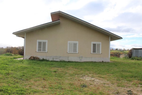 villa in vendita a Catignano in zona Contrada Sterpara