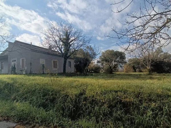 casa indipendente in vendita a Catignano