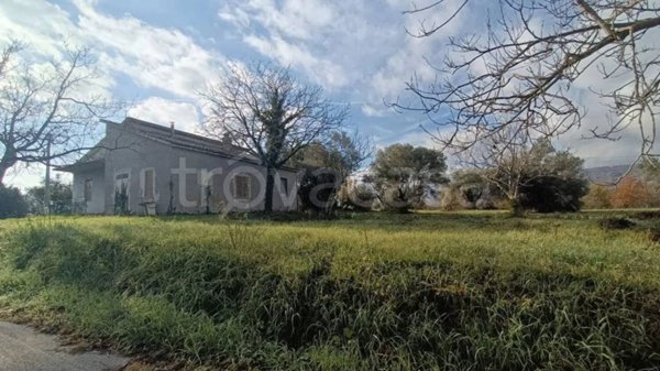 casa indipendente in vendita a Catignano