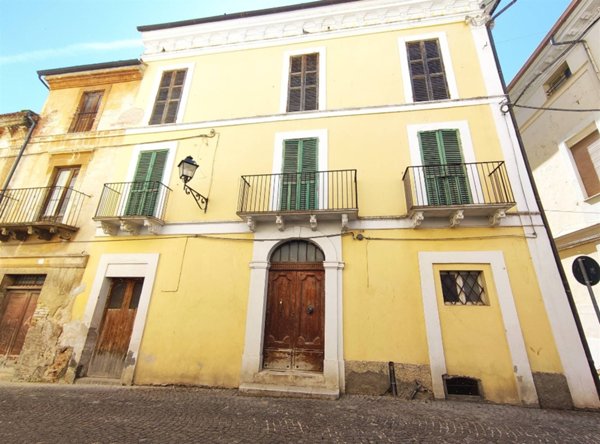 locale di sgombero in vendita a Catignano