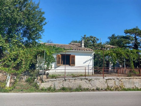 casa indipendente in vendita a Catignano in zona Contrada Varano