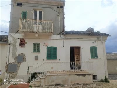 casa indipendente in vendita a Catignano