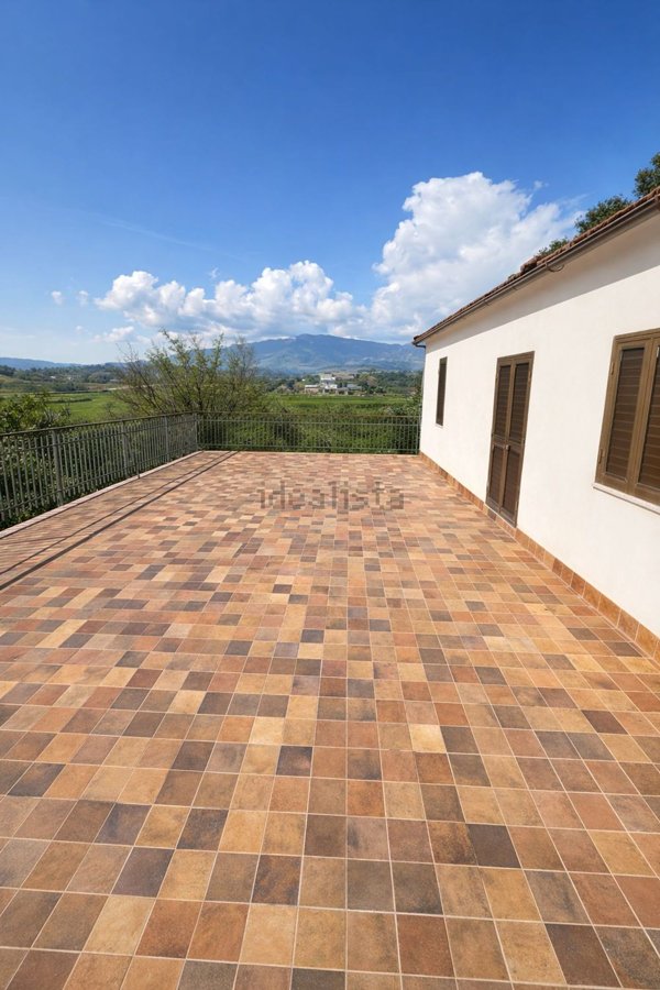 casa indipendente in vendita a Catignano