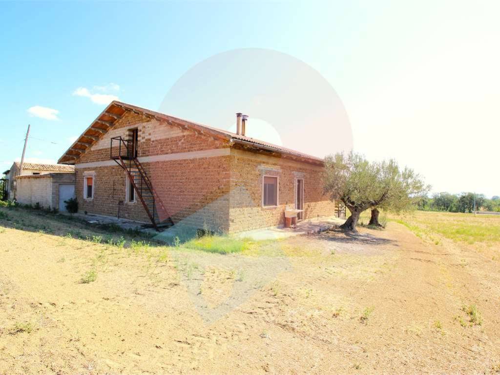 casa indipendente in vendita a Catignano
