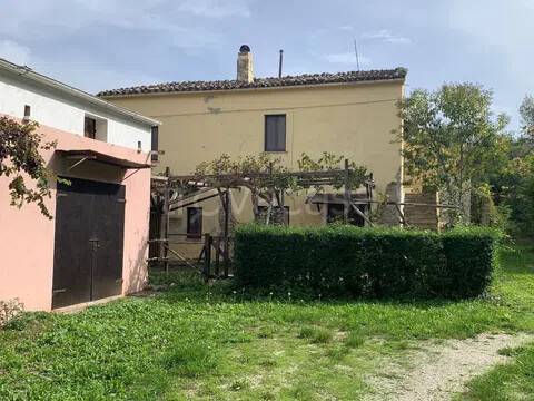 casa indipendente in vendita a Catignano