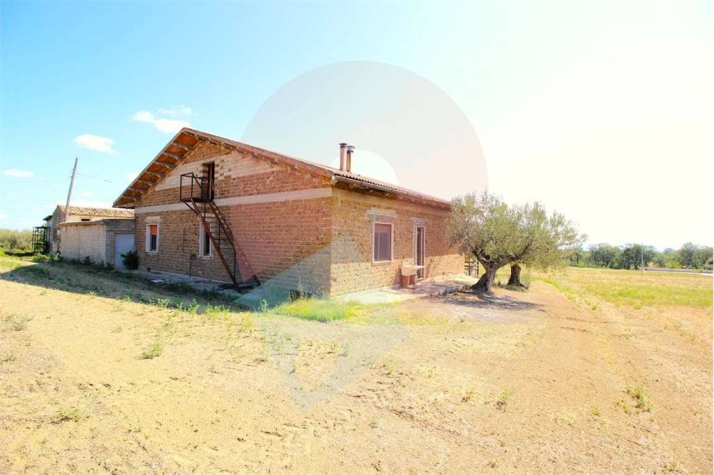 casa indipendente in vendita a Catignano in zona Contrada Varano