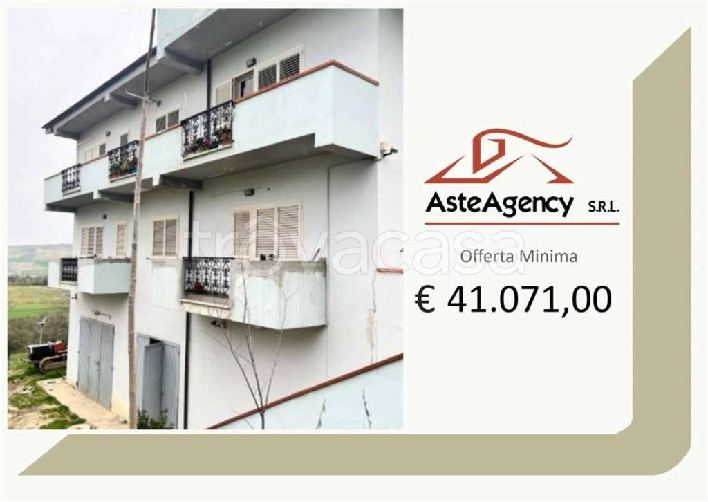appartamento in vendita a Catignano in zona Contrada Varano