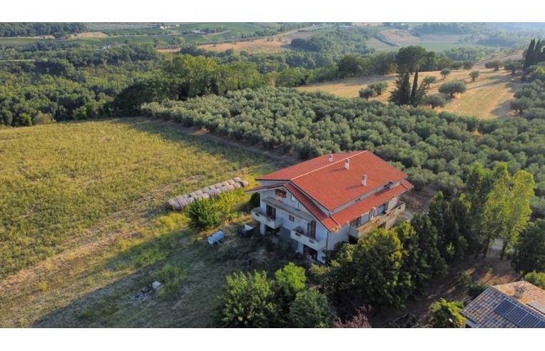 casa indipendente in vendita a Catignano in zona Contrada Varano
