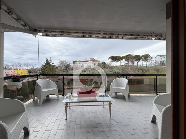 appartamento in vendita a Catignano in zona Contrada Varano