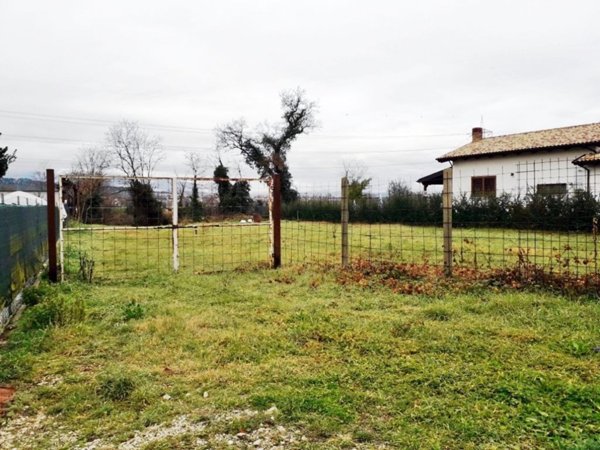 terreno edificabile in vendita a Cepagatti in zona Villareia