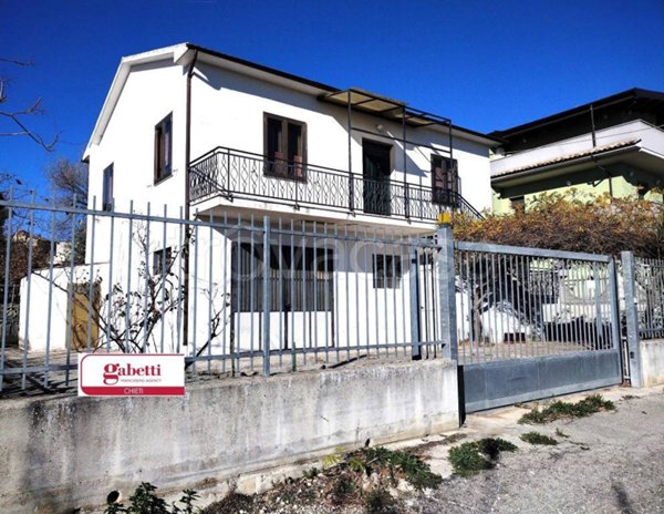 casa indipendente in vendita a Cepagatti