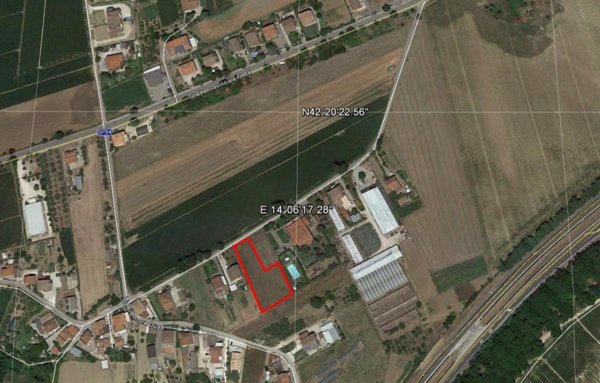 terreno edificabile in vendita a Cepagatti in zona Villareia