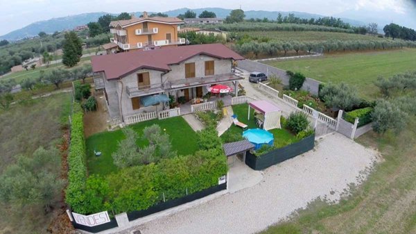 casa indipendente in vendita a Cepagatti in zona Sant'Agata