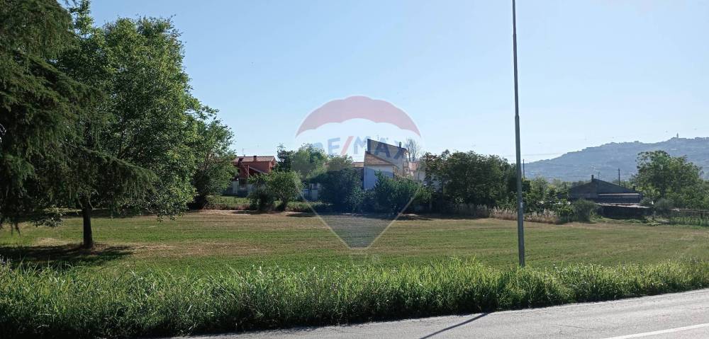 terreno edificabile in vendita a Cepagatti in zona Vallemare