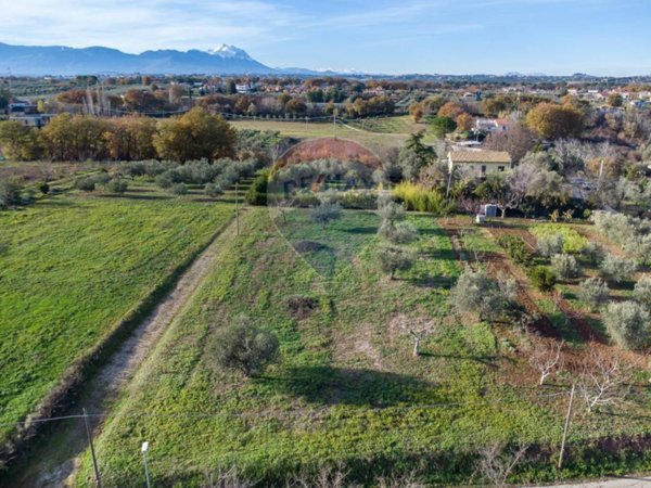 terreno edificabile in vendita a Cepagatti