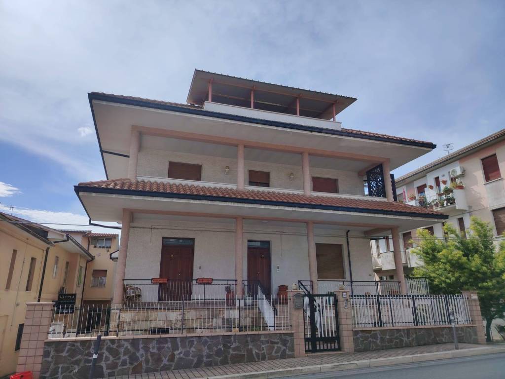 casa indipendente in vendita a Cepagatti