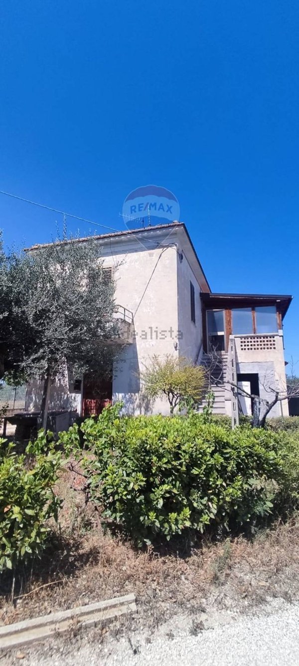 casa indipendente in vendita a Cepagatti in zona Rapattoni Vecchio