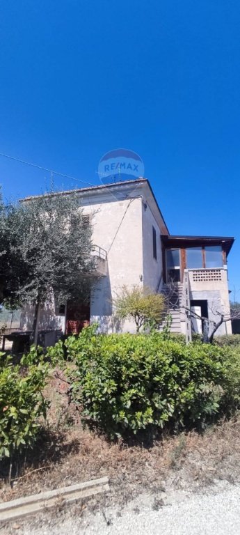 casa indipendente in vendita a Cepagatti in zona Rapattoni Vecchio