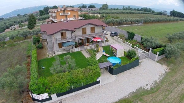 casa semindipendente in vendita a Cepagatti in zona Sant'Agata