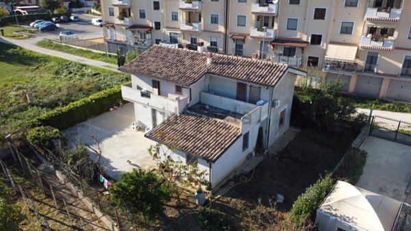 casa indipendente in vendita a Cepagatti