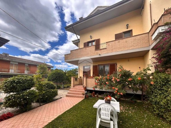 casa indipendente in vendita a Cepagatti in zona Villareia