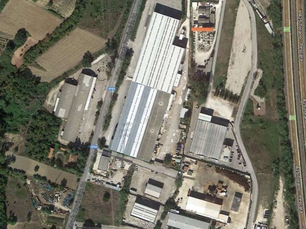 locale commerciale in vendita a Cepagatti in zona Palozzo
