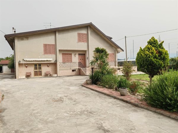casa indipendente in vendita a Cepagatti