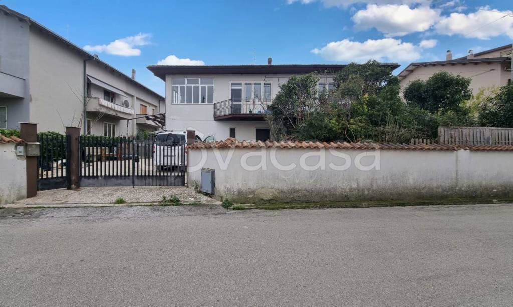 casa indipendente in vendita a Cepagatti in zona Villanova