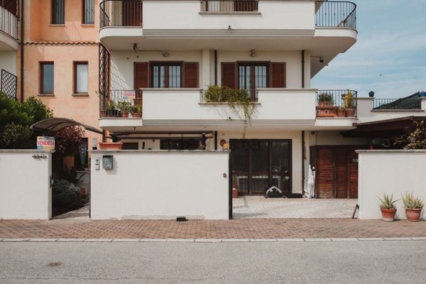 casa indipendente in vendita a Cepagatti in zona Villanova