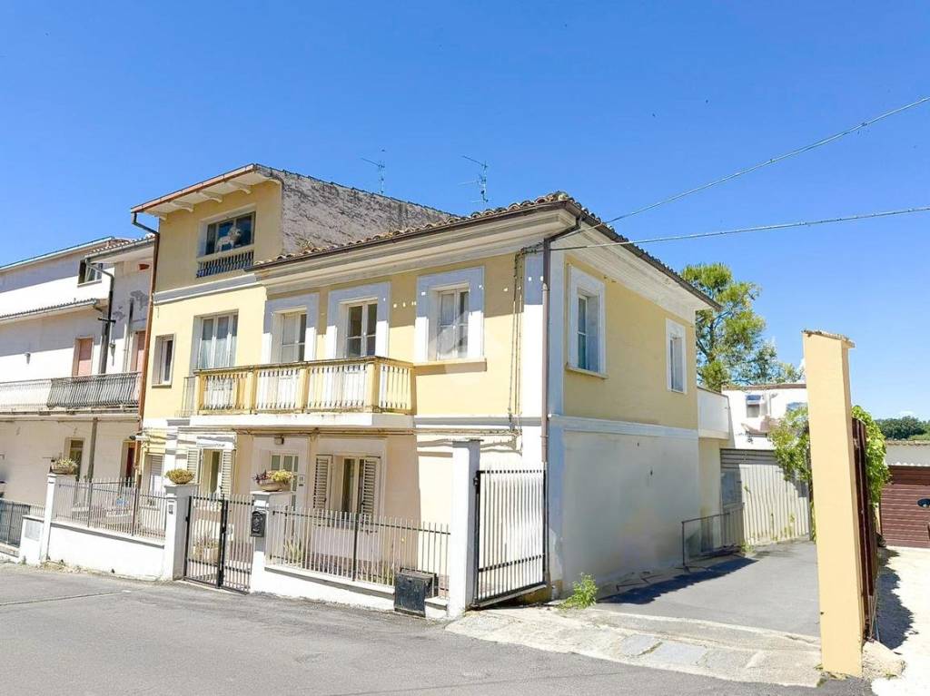 casa indipendente in vendita a Cepagatti