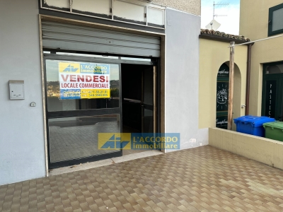negozio in vendita a Cepagatti in zona Villanova