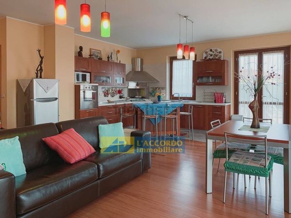 casa indipendente in vendita a Cepagatti in zona Villanova