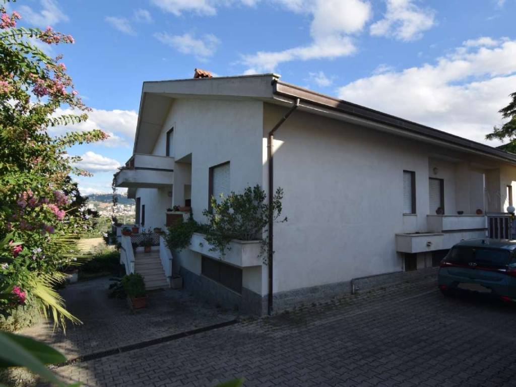casa indipendente in vendita a Cepagatti in zona Villanova