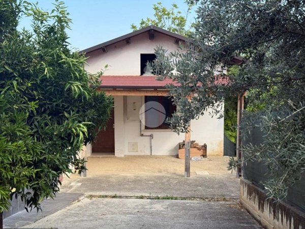 casa indipendente in vendita a Cepagatti
