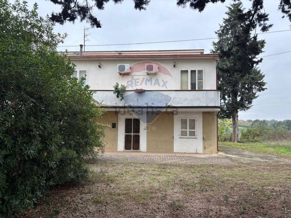 casa indipendente in vendita a Cepagatti