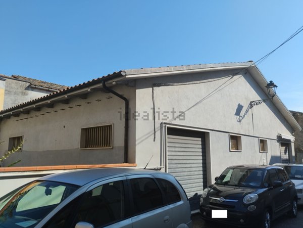 locale commerciale in vendita a Cepagatti