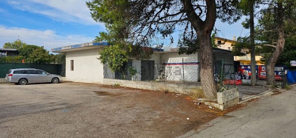 locale di sgombero in vendita a Cepagatti in zona Buccieri