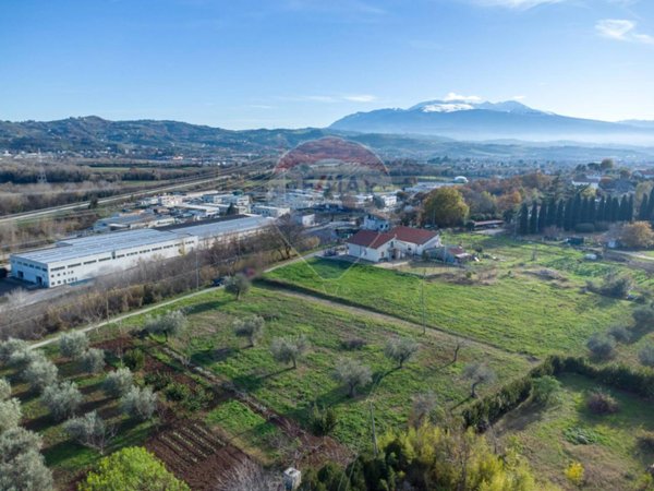 terreno edificabile in vendita a Cepagatti