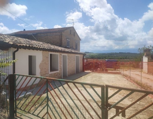 casa indipendente in vendita a Cepagatti in zona Villareia