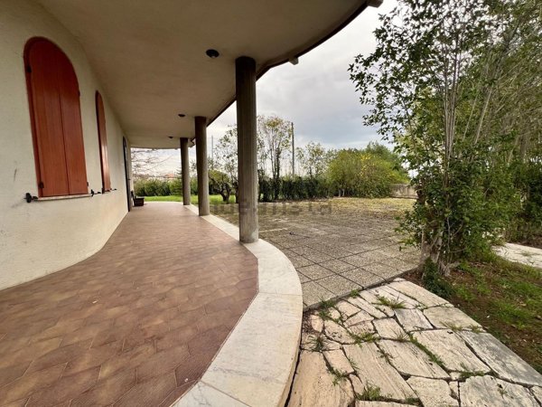 casa indipendente in vendita a Cepagatti