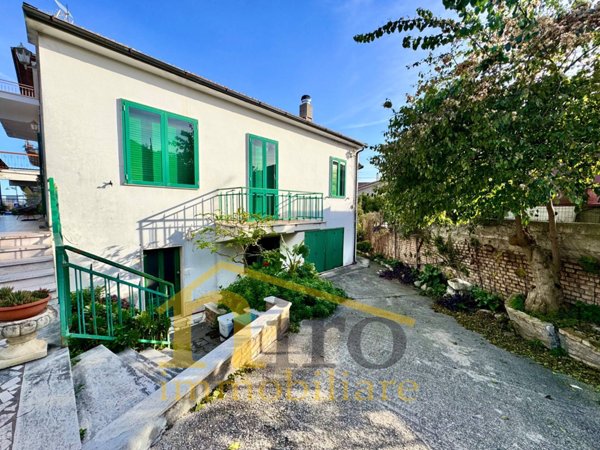 casa indipendente in vendita a Cepagatti
