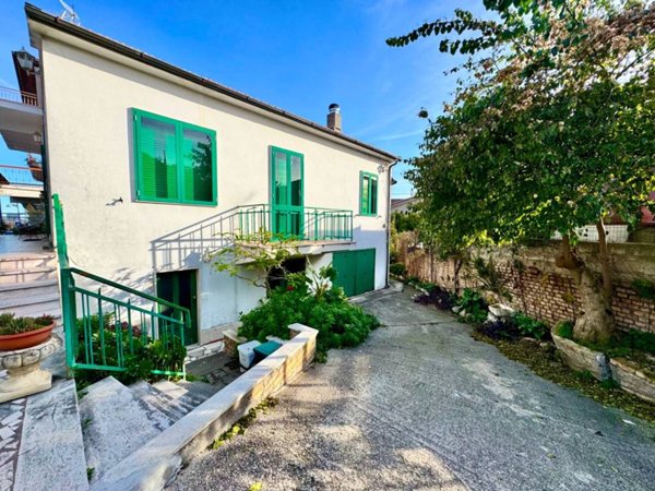 casa indipendente in vendita a Cepagatti