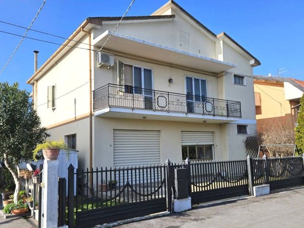 casa indipendente in vendita a Cepagatti in zona Villanova