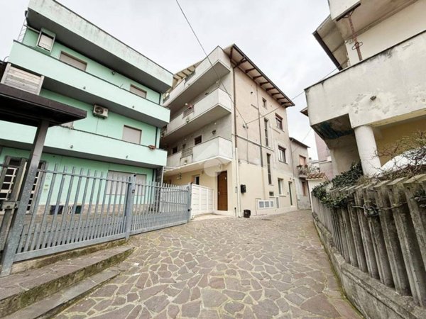 appartamento in vendita a Cepagatti in zona Villanova