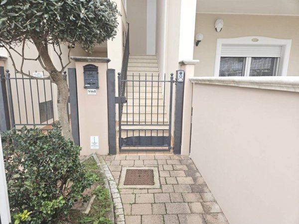 appartamento in vendita a Cepagatti in zona Vallemare