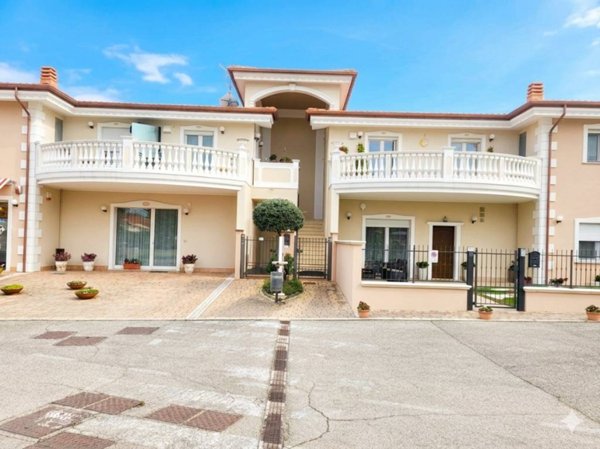 appartamento in vendita a Cepagatti in zona Vallemare