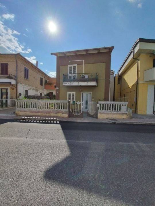 casa indipendente in vendita a Cepagatti in zona Villanova