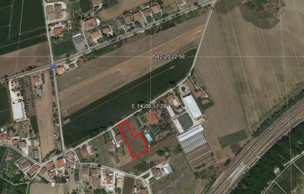 terreno edificabile in vendita a Cepagatti in zona Villareia